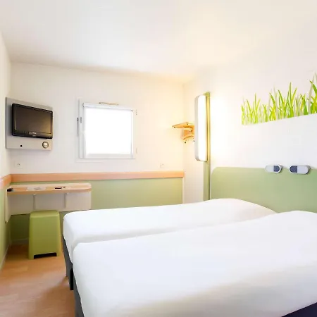 Ibis Budget Pau Est Exterior photo